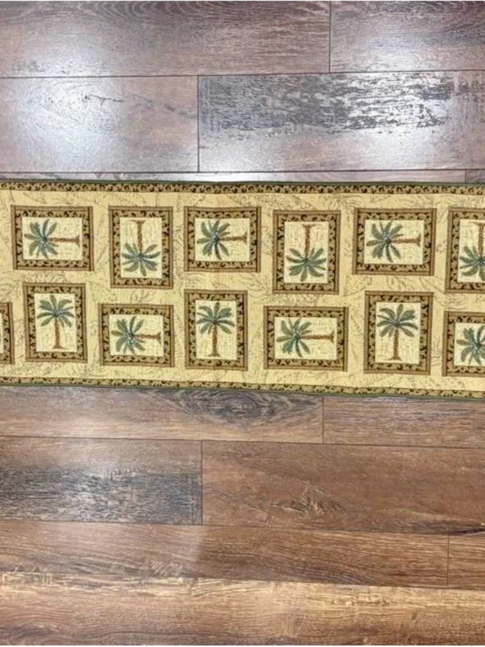 Palm Motif Runner Rug in Beige and Green - Unbranded